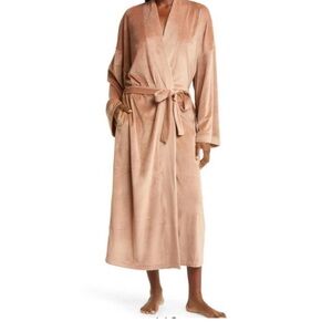 NEW….. Skims robe velour 2XL